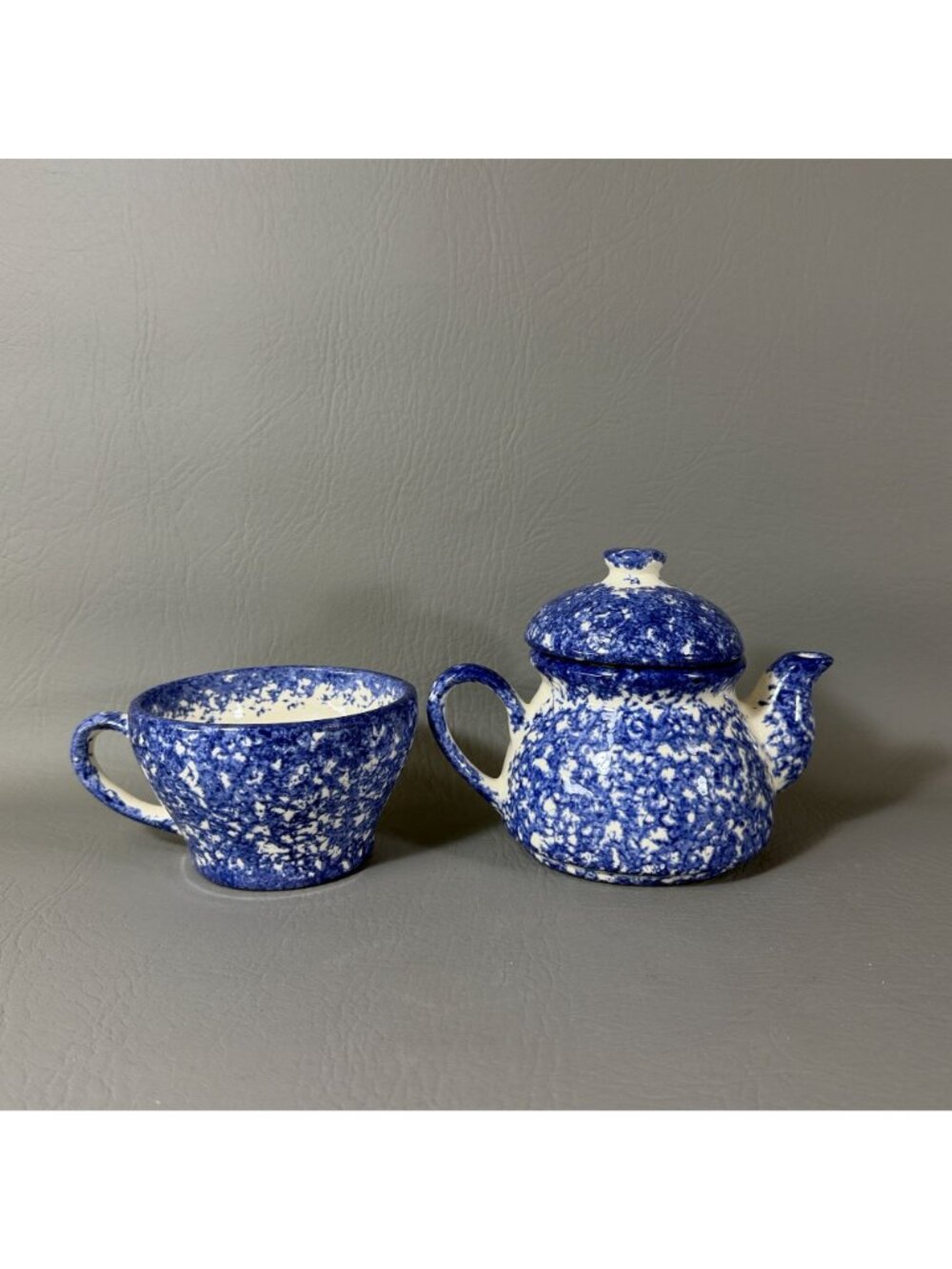 Vintage Signed Studio Pottery Tea for One Set Blue Spongeware Cow Sheep 3pc - Picture 3 of 12